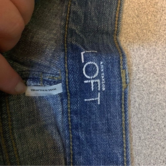 Loft Bermuda Jean Shorts Size 0 or UK 25 - Picture 3 of 7